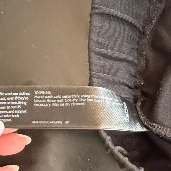 Eileen Fisher Black Cropped Silk Pants Pockets Size Large - Picture 5 of 9